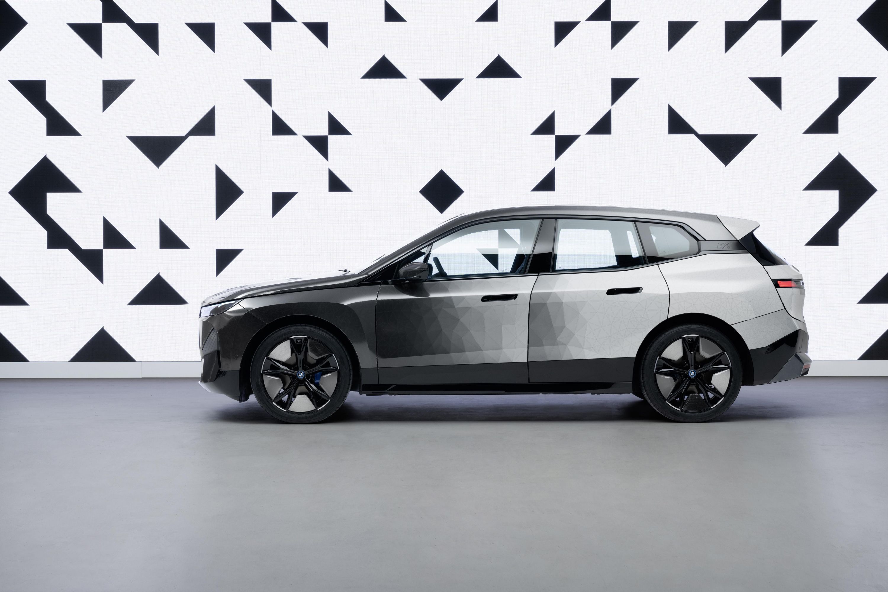2022 bmw ix flow 6