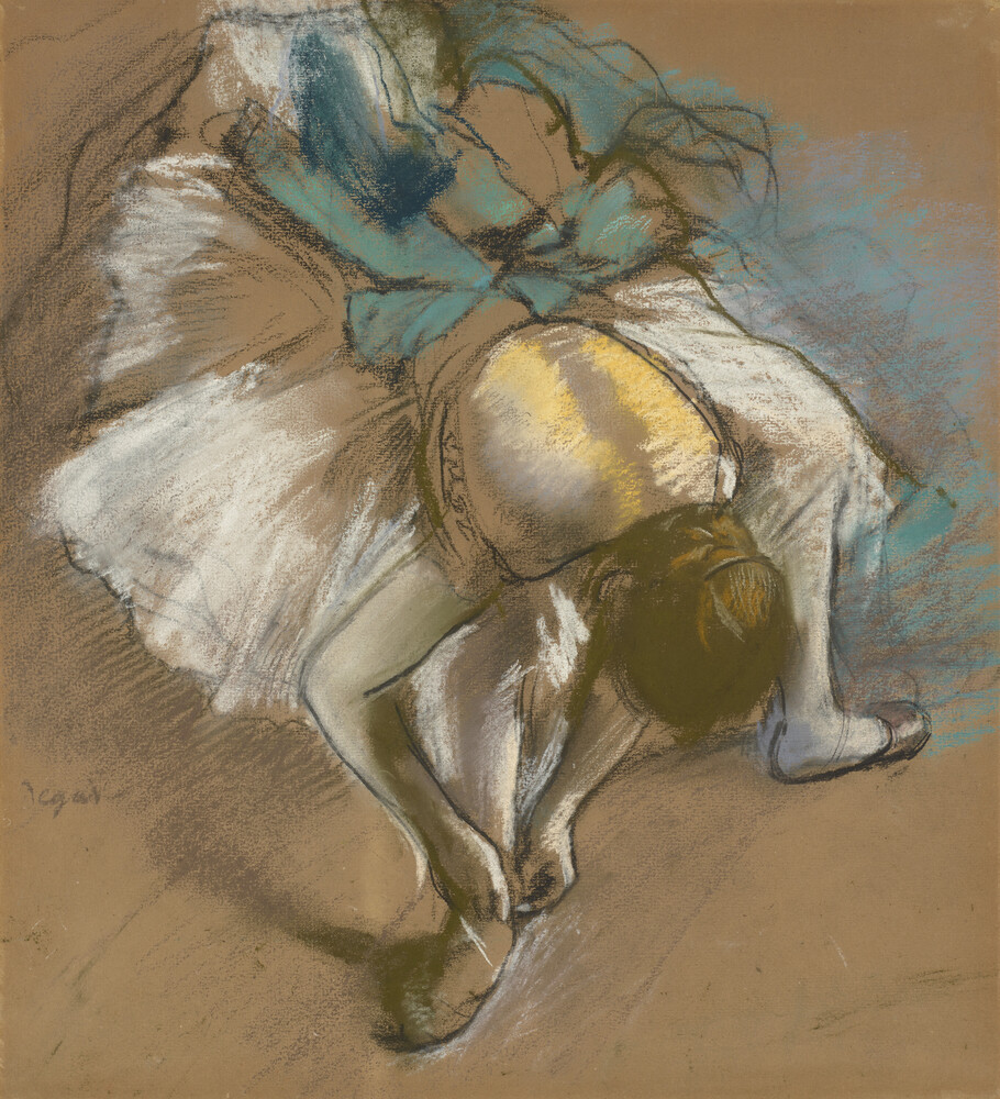 4 Degas Danseuse attachant son chausson