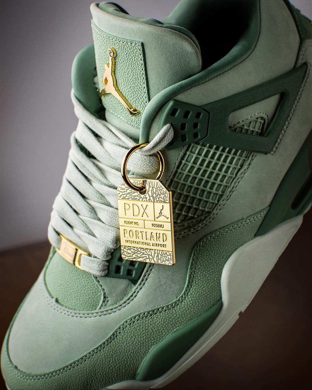 Air Jordan 4 First Class PE 3