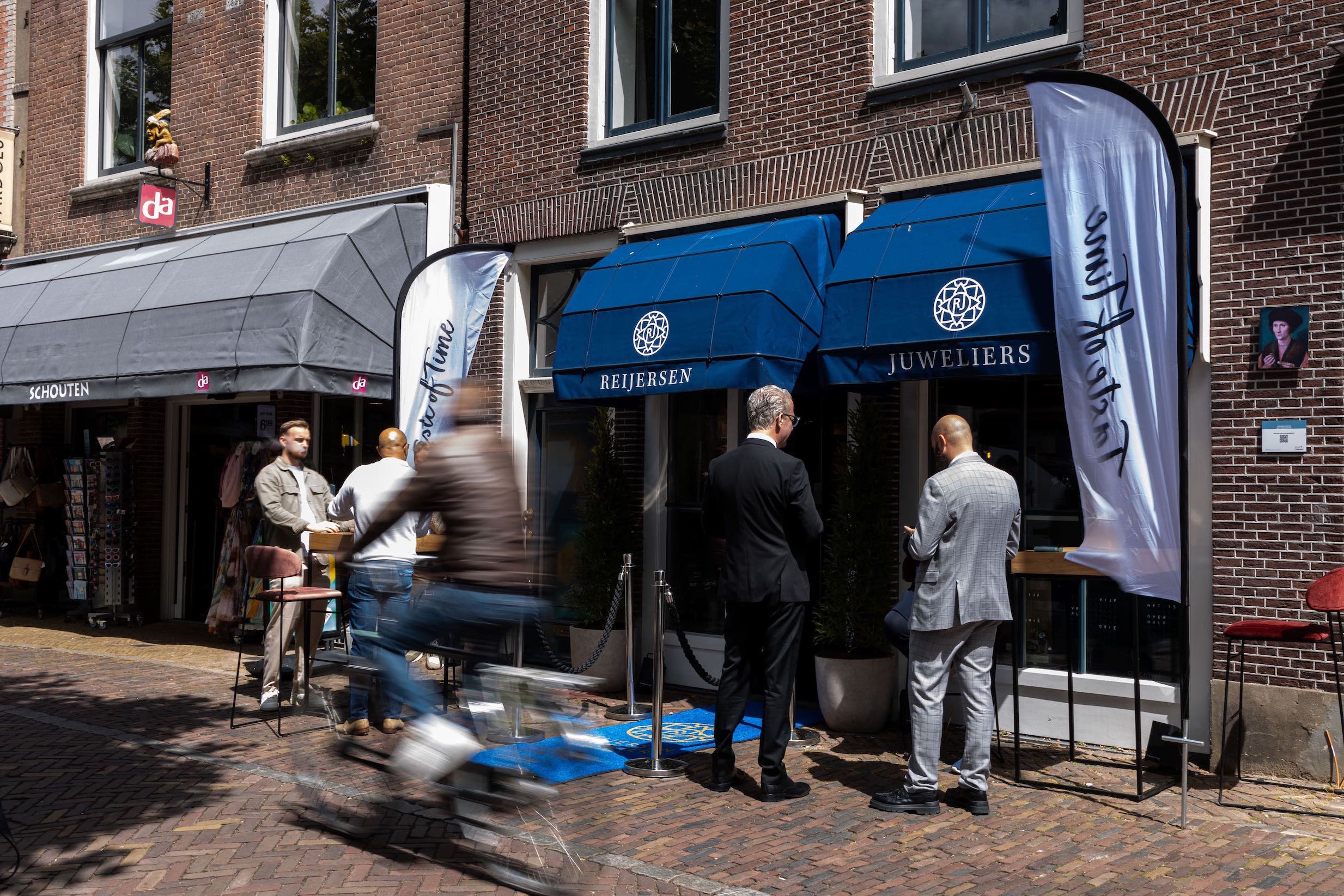 Angelus Arnold Son Christiaan van der Klaauw Czapek Reijersen Juweliers Frederique Constant Holthinrichs MeisterSinger Ressence Speake Marin Laurent Ferrier HYT Breva Schwarz Etienne Annelinde Dunselman