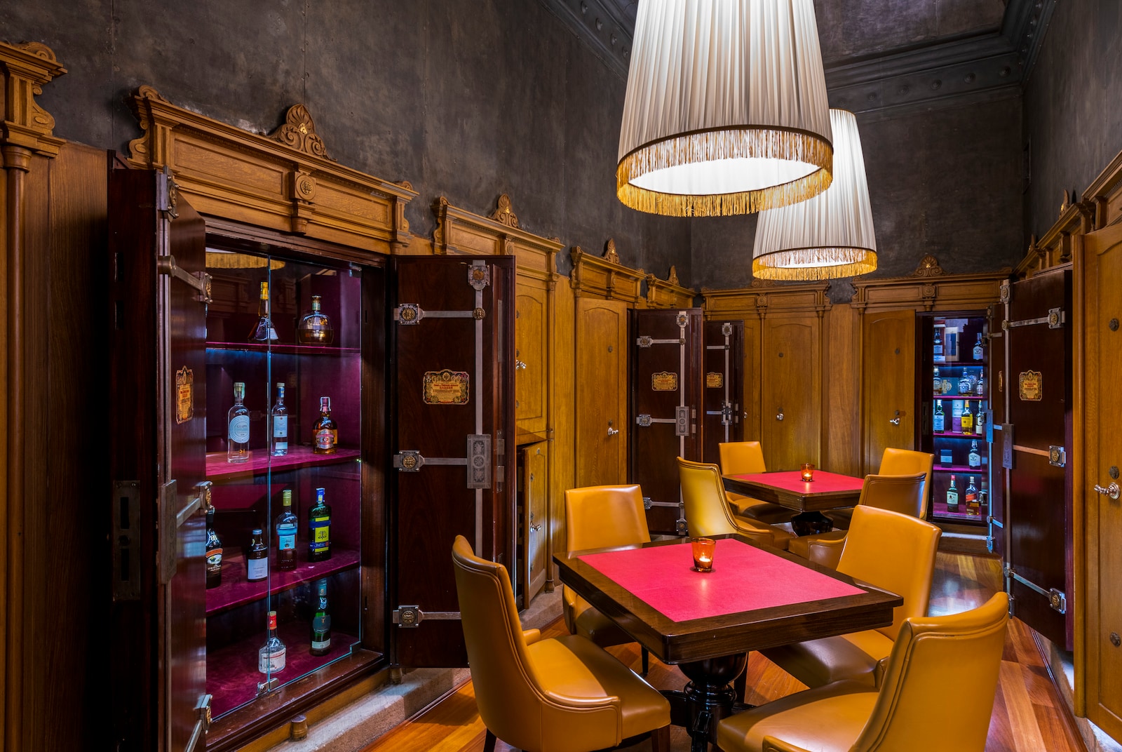 B NH collection prague carlo iv Vault bar