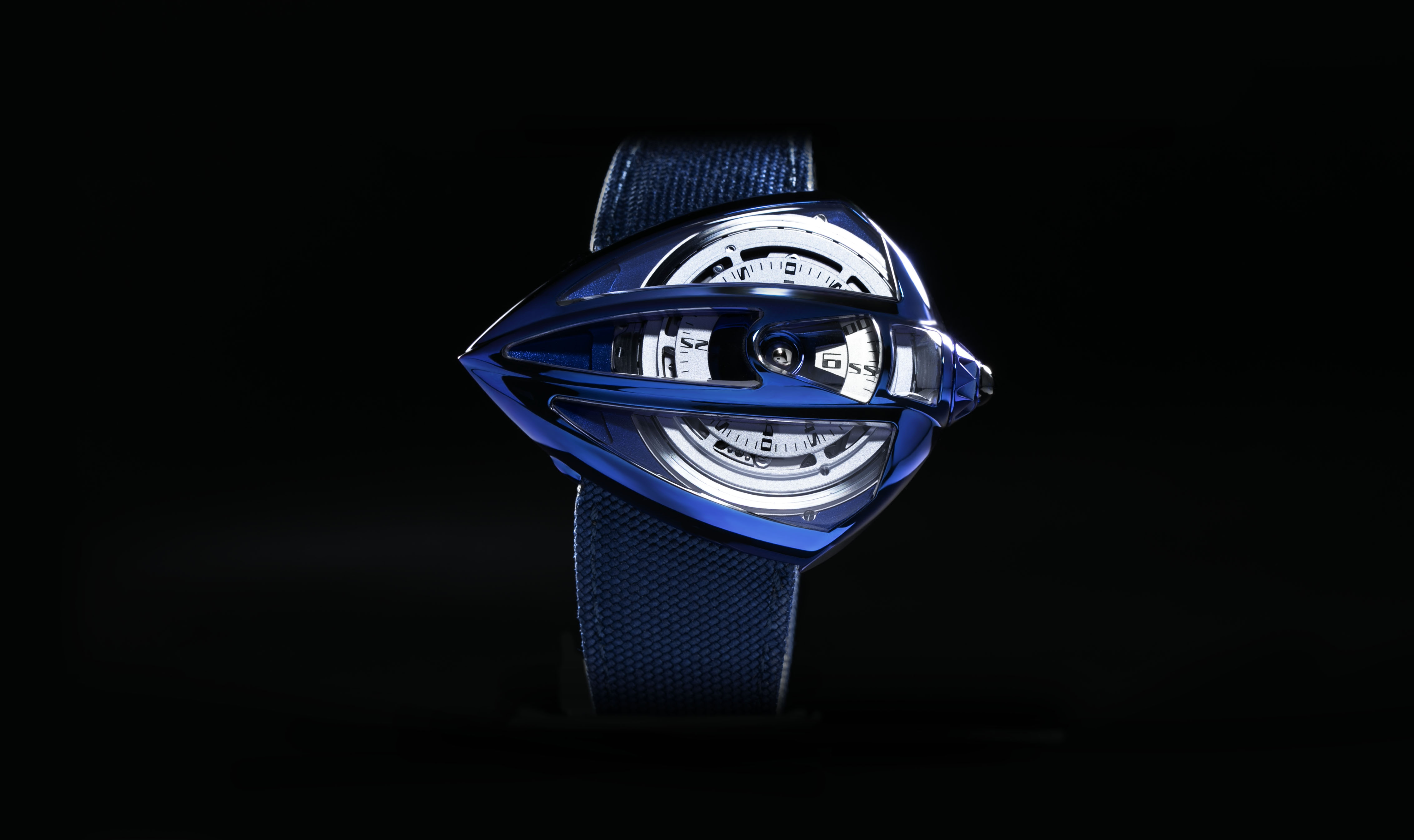 DeBethune DreamWatch5Tourbillon Season1 SwizzBeatz Full Light 25