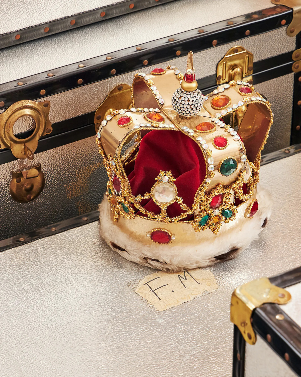 Freddie Mercurys Crown and accompanying cloak 1 