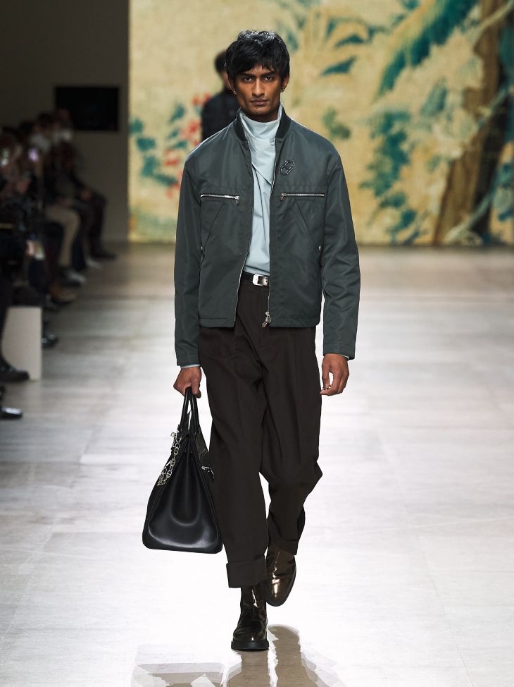 P 34 MRTW AW22 RUNWAY LOOK 2