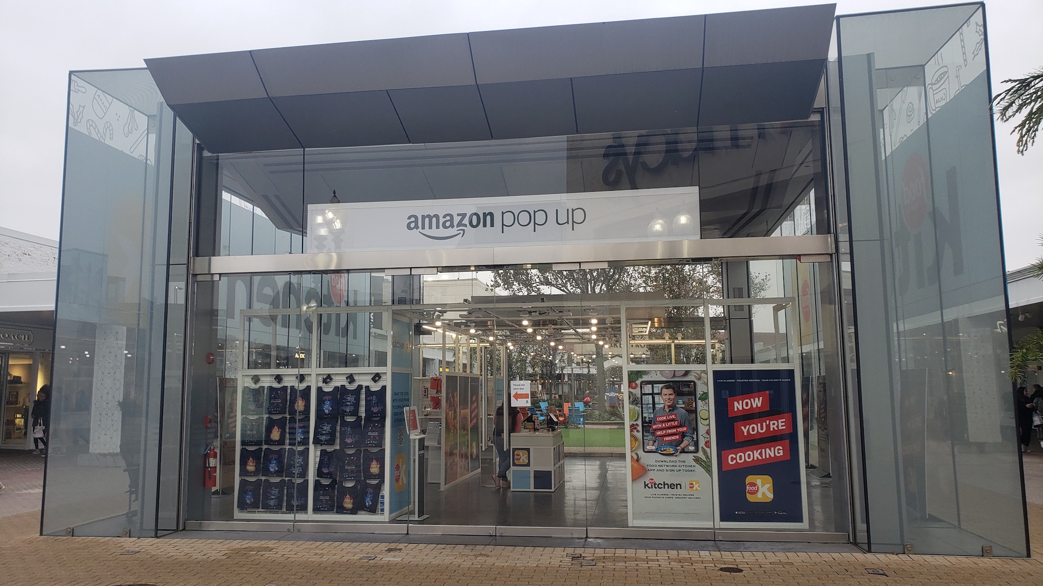 Pop Up Amazon