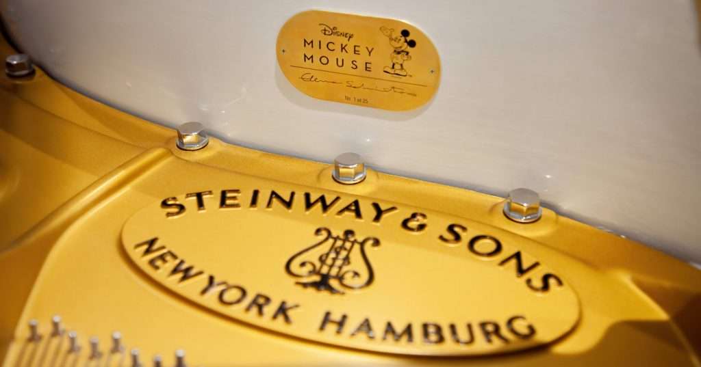 Steinway X Disney Mickey Mouse LE plaque Fb 1024x537