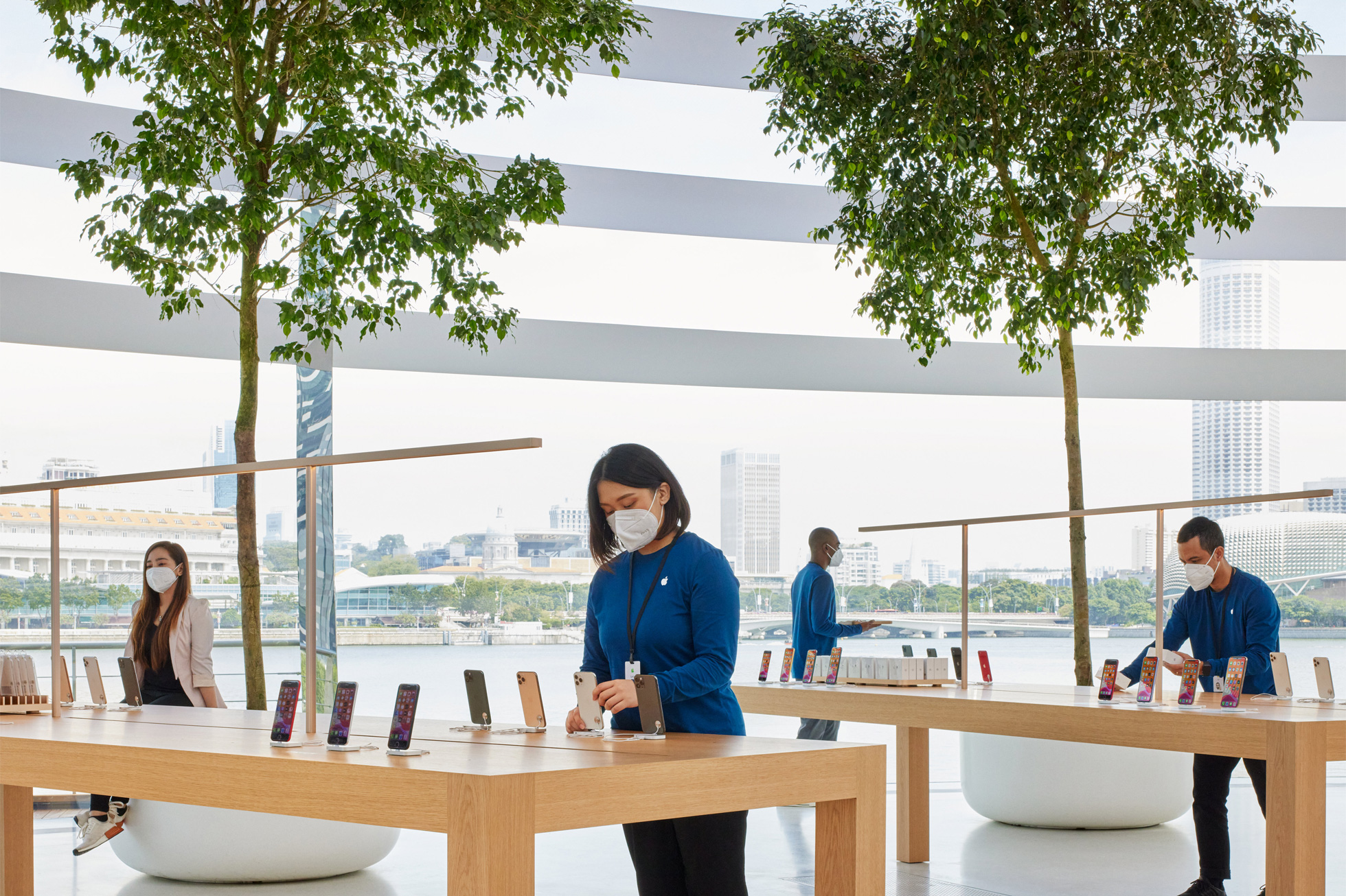 apple nso marina bay sands 23 languages spoken 09072020