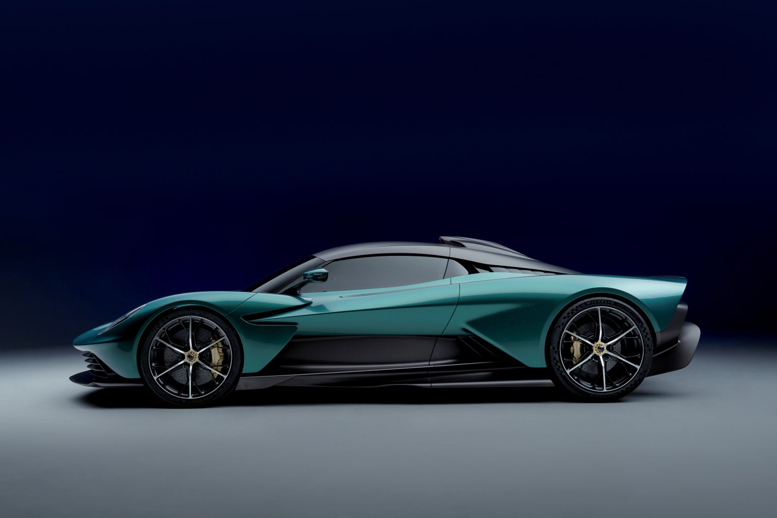 Aston20Martin20Valhalla05