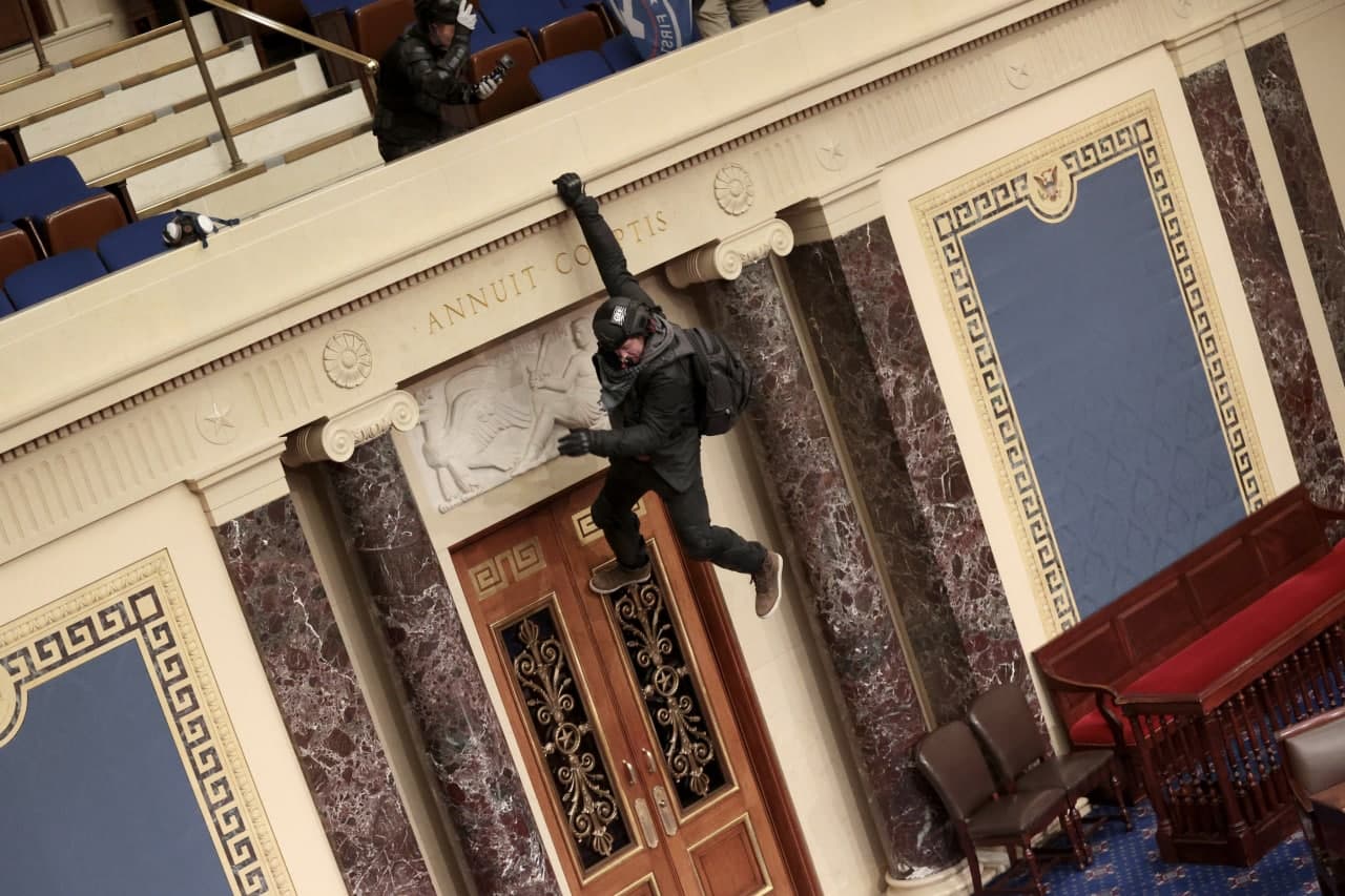 RevolutionCapitol9