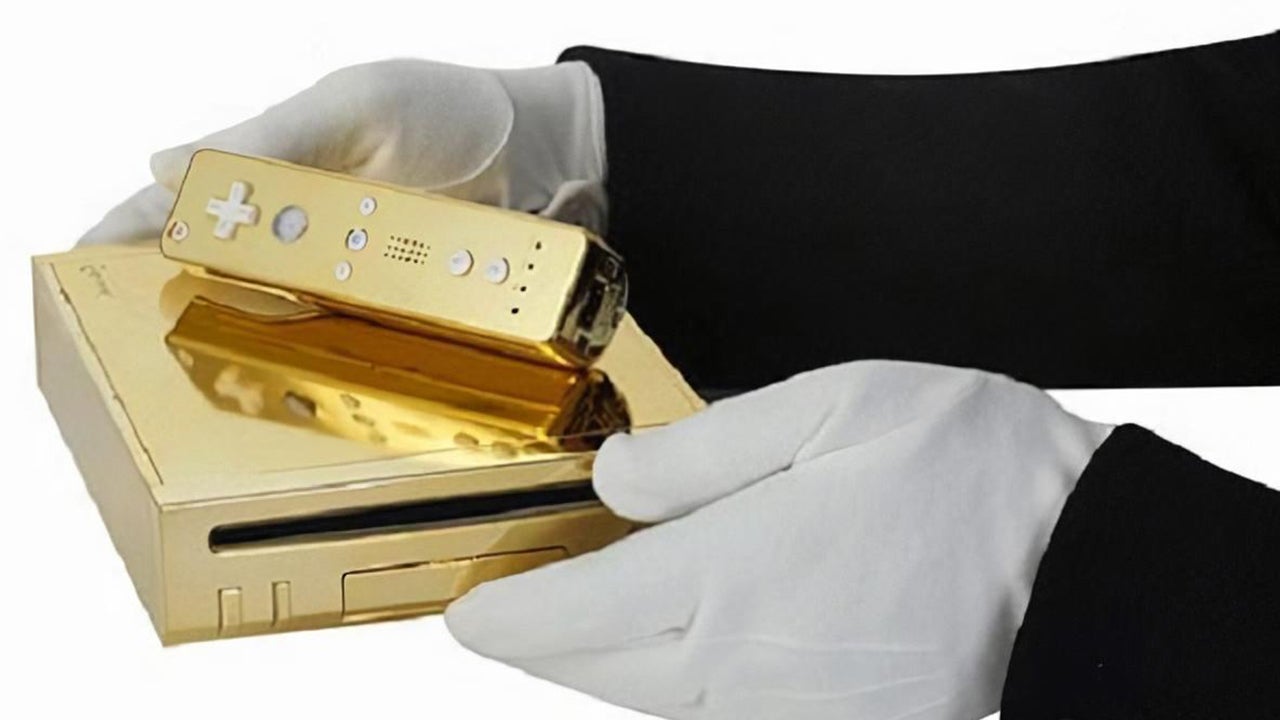 golden Wii console Elizabeth II 2