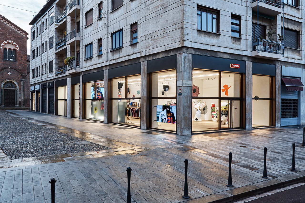 supreme milan store