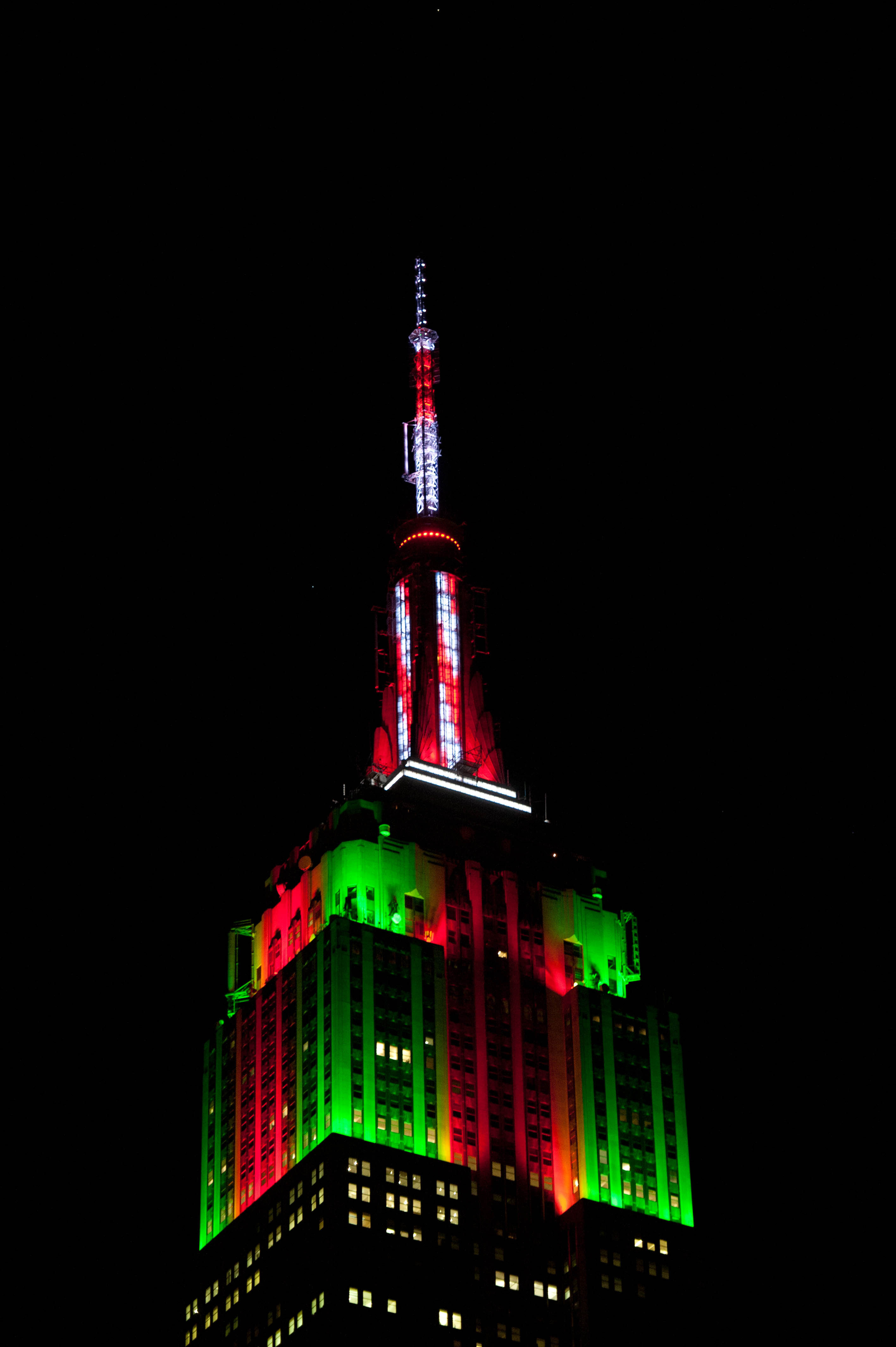 winter wonderland empire state building holiday 11